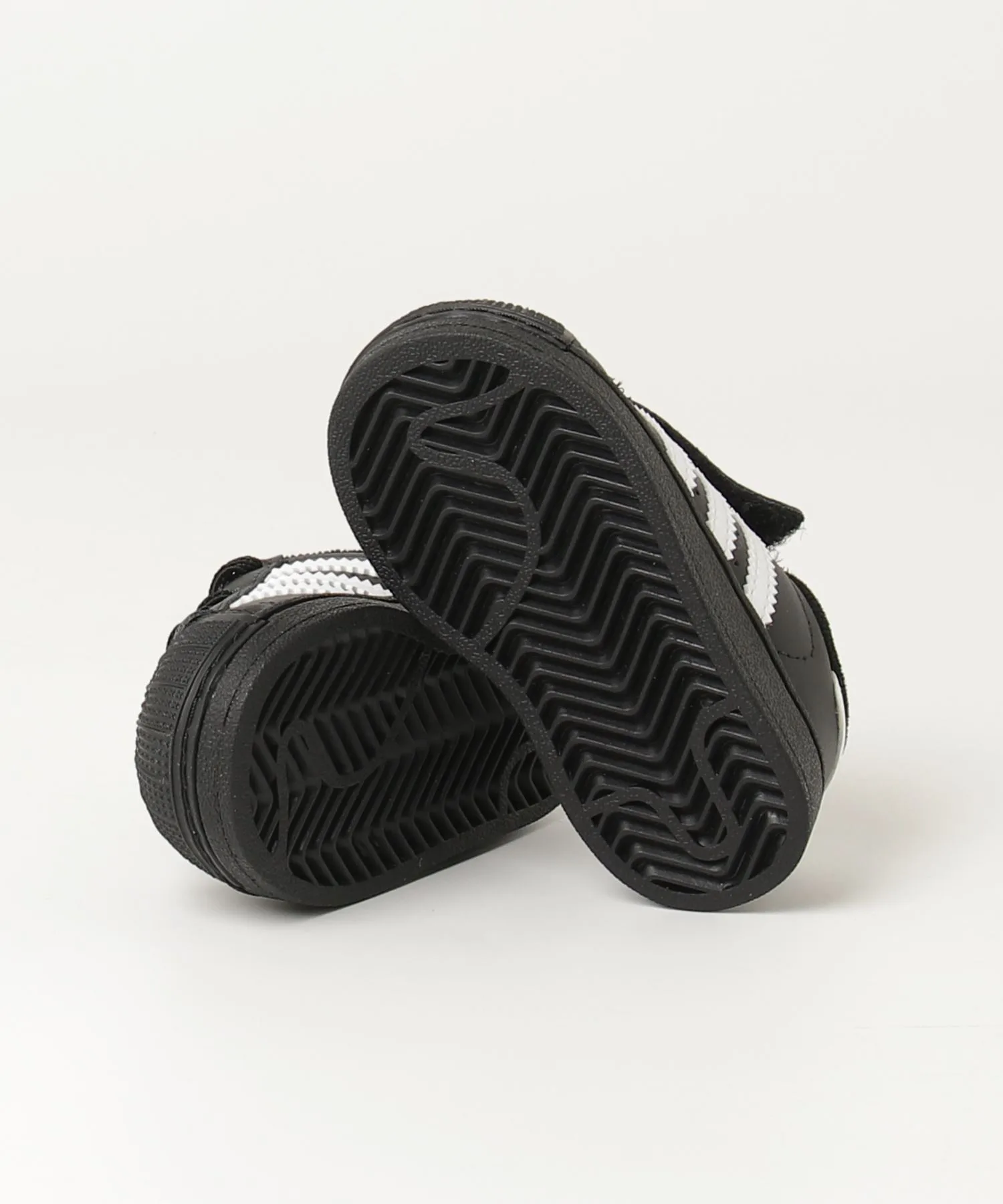 Кроссовки для детей с удобной застежкой Superstar II Comfort Closure adidas черные — фото 3