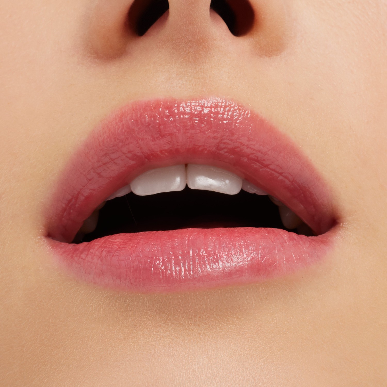 Бальзам для губ glow play blush glow play lip balm Mac, introvert, вес 3.14 гр. — фото 3