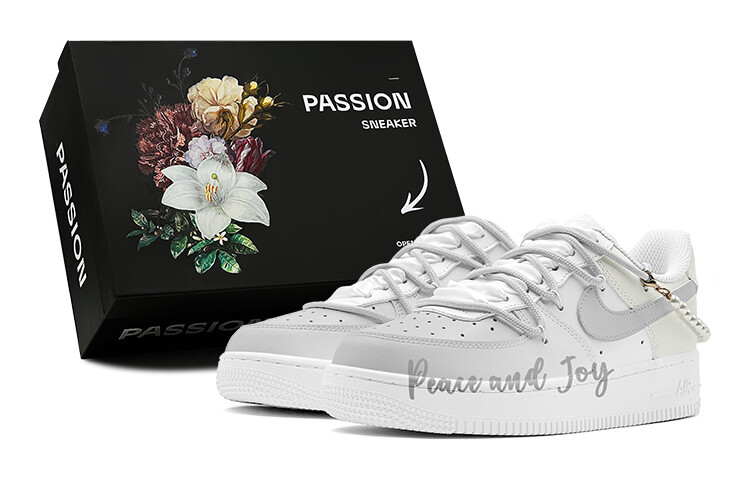 

Женские кроссовки для скейтбординга Nike Air Force 1, Light Gray
