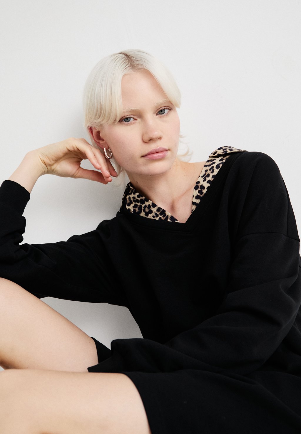 

Повседневное платье ONLFEEL VNECK DRESS ONLY, черный