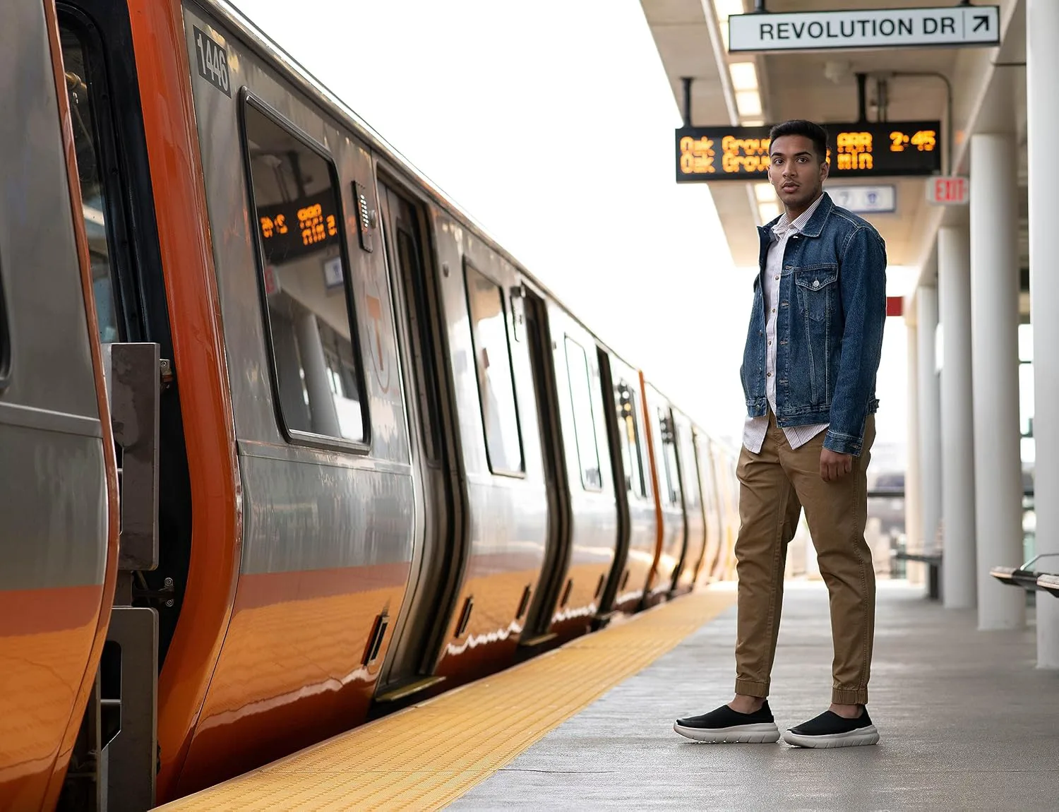 

Мужские слипоны Dearfoams с складывающимся задником, легкие, с эффектом возврата энергии, модель Knox, черный