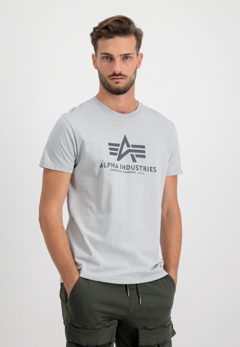 

Футболка с принтом Alpha Industries, пастельно-серый