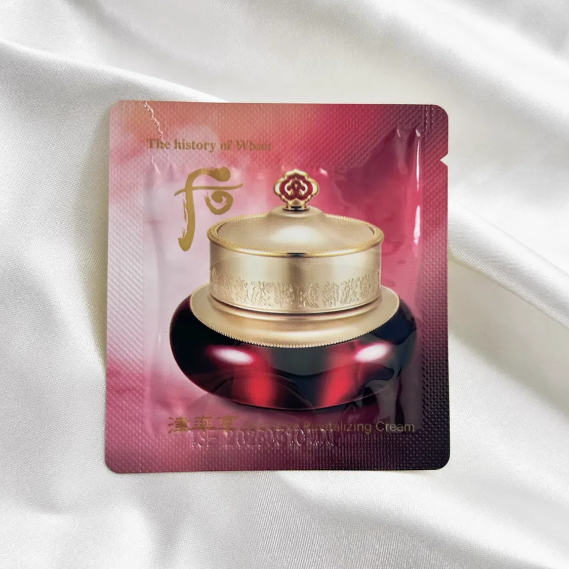 Дорожный набор The History Of Whoo с тоником 5мл, кремом 1мл и сыворотками 1мл*30 — фото 4