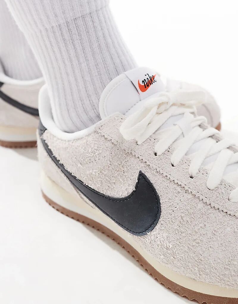 Замшевые кроссовки Cortez белого и черного цвета Nike — фото 4