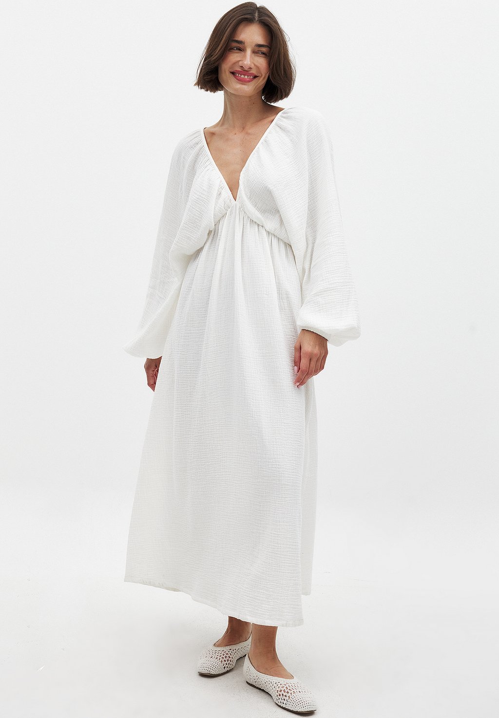 

Платье макси V NECK NA-KD, белый