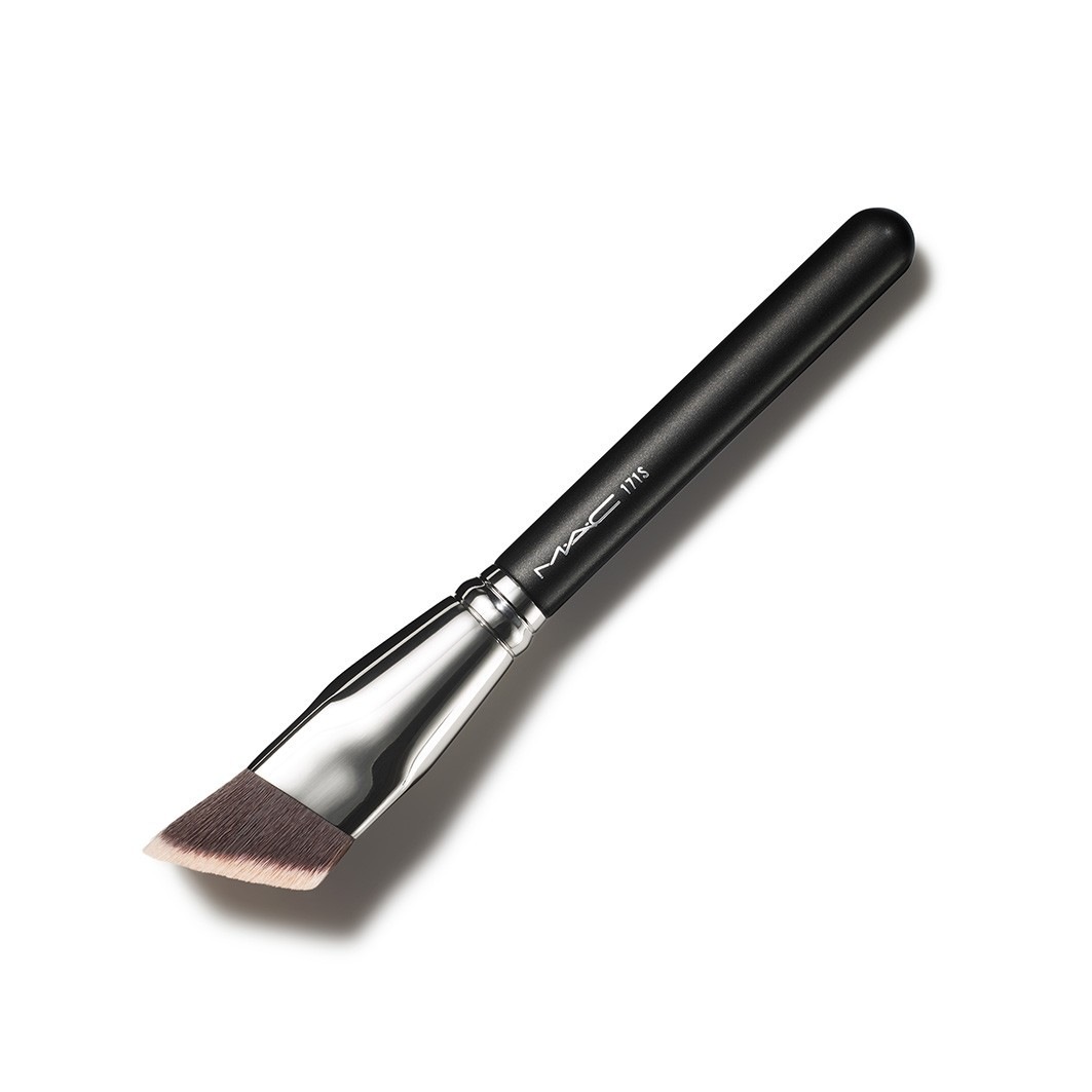 Кисть для лица all over face brush 171s Mac, количество 1 шт. — фото 4