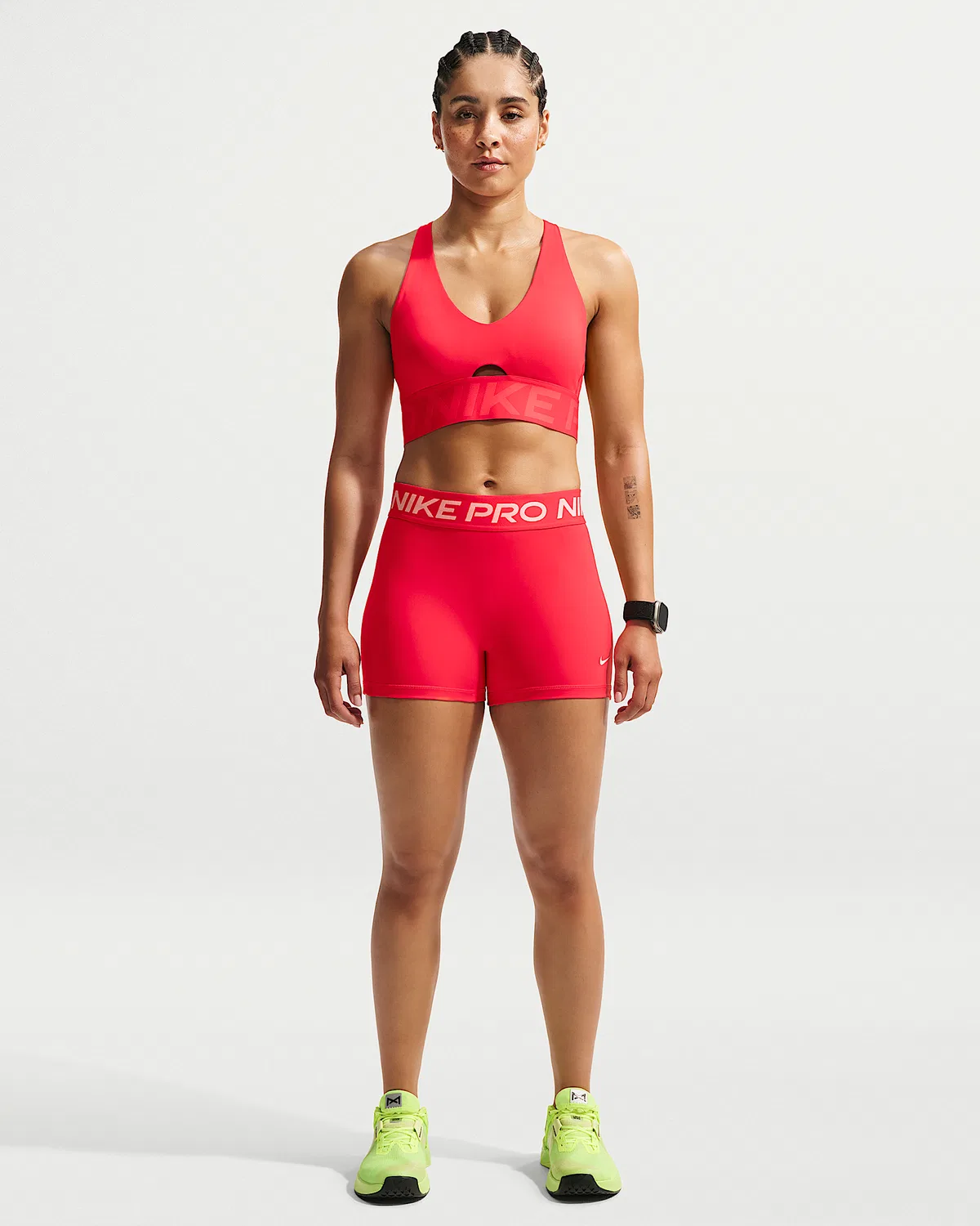 Женский спортивный бюстгальтер Nike Pro Sculpt средней поддержки с поролоном, Light Crimson/Ember Glow/White — фото 4