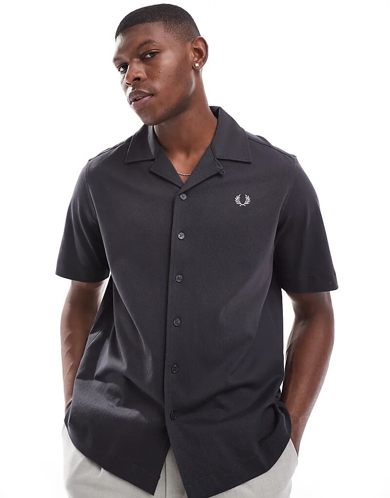 

Рубашка с коротким рукавом и воротником-стойкой серого цвета Fred Perry