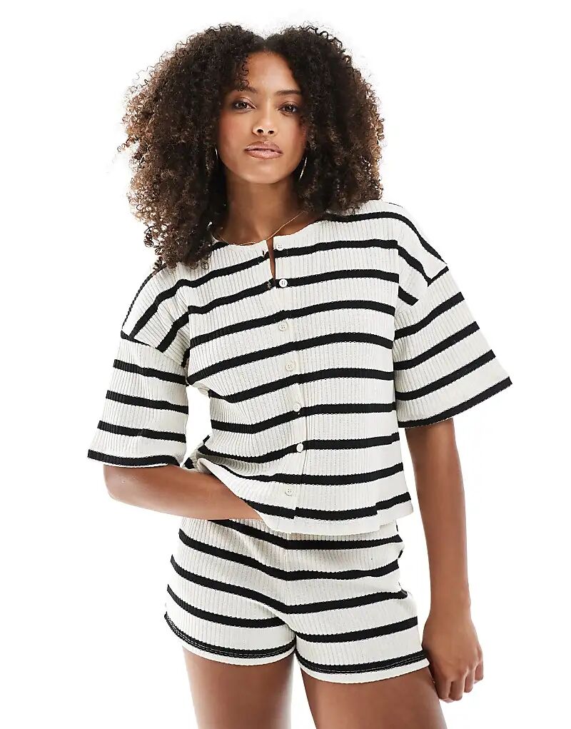 

Рубашка свободного кроя в полоску цвета слоновой кости ASOS DESIGN — часть комплекта