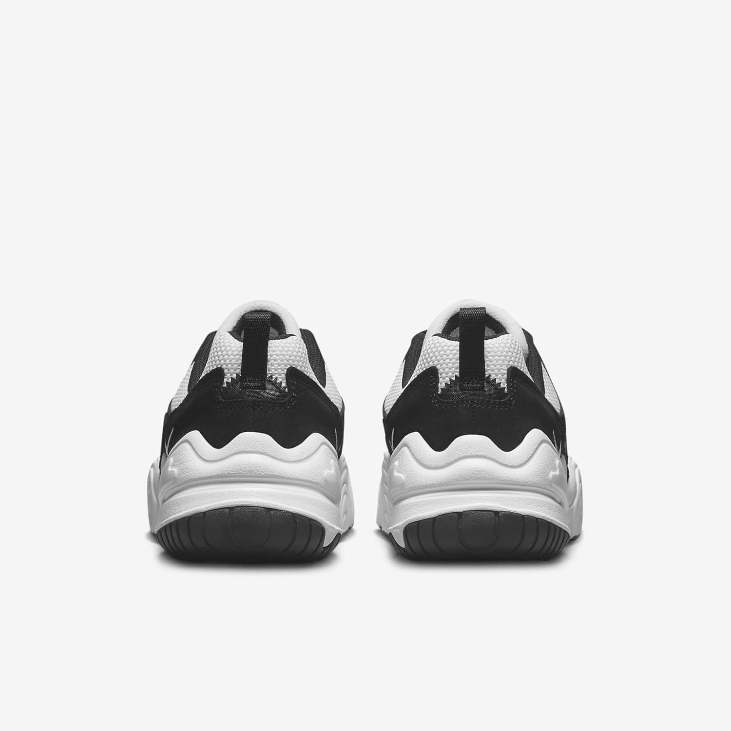 Мужские кроссовки Nike Tech Hera (FJ9532-100, Белый/Светлый белый/Фотонная пыль) — фото 2