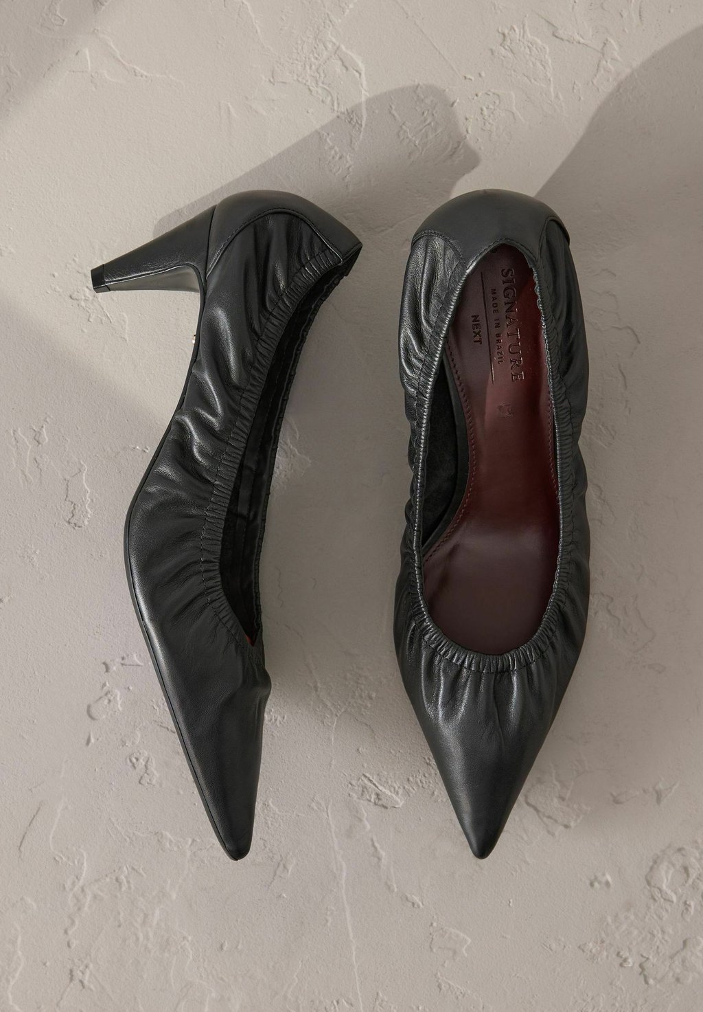 Классические туфли на каблуке REGULAR FIT - SIGNATURE PREMIUM SCRUNCHED POINTED COURT Next, черный — фото 3