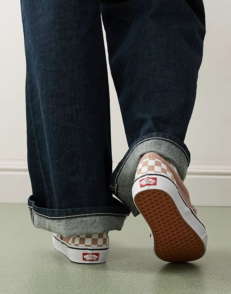 Кроссовки Vans Classic Slip-On Color Theory с шахматной доской в серо-коричневом цвете — фото 3