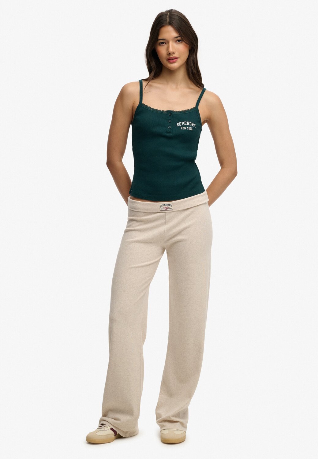 

Superdry & Co Широкие спортивные штаны в бежевом