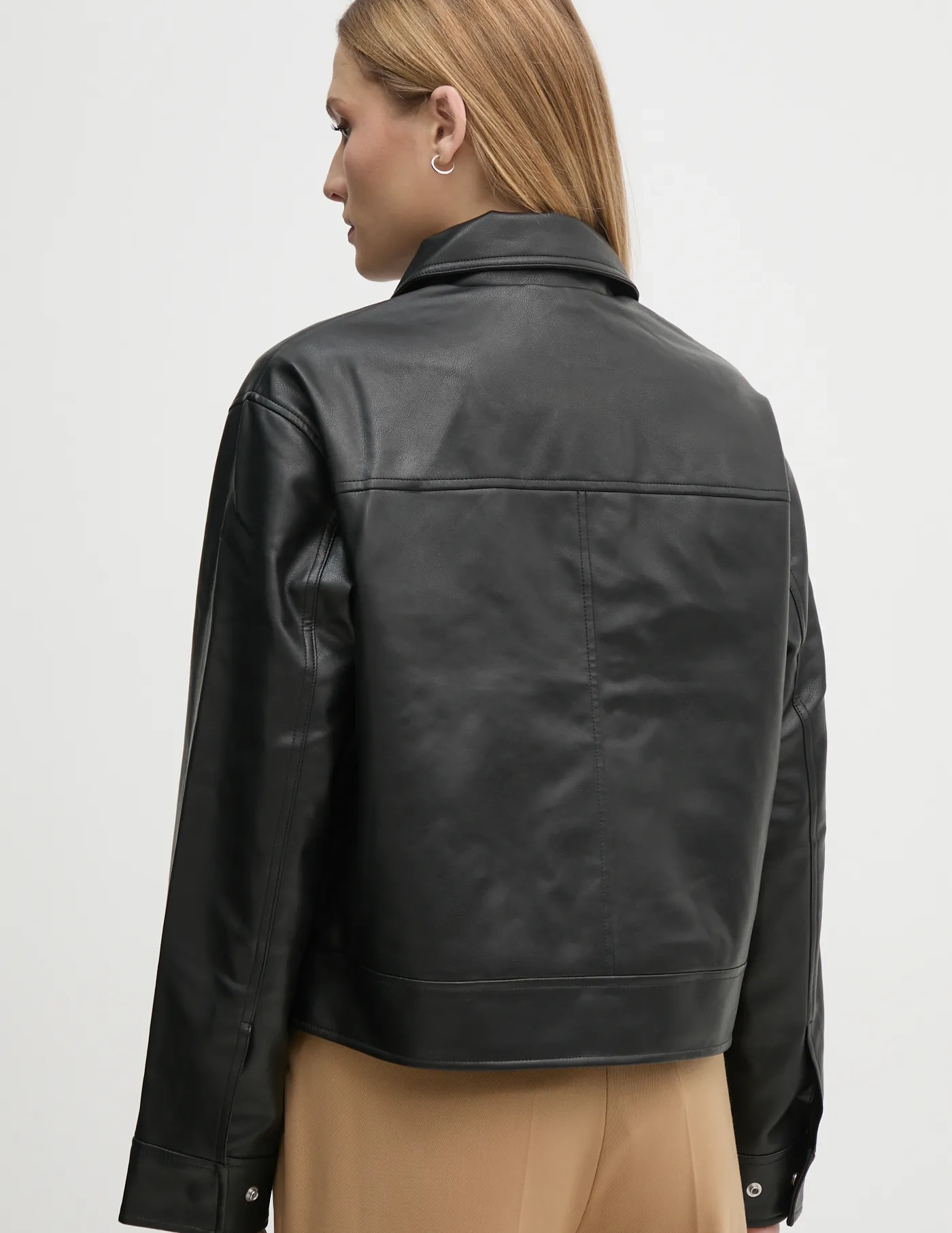 

Куртка Calvin Klein Jeans, черный