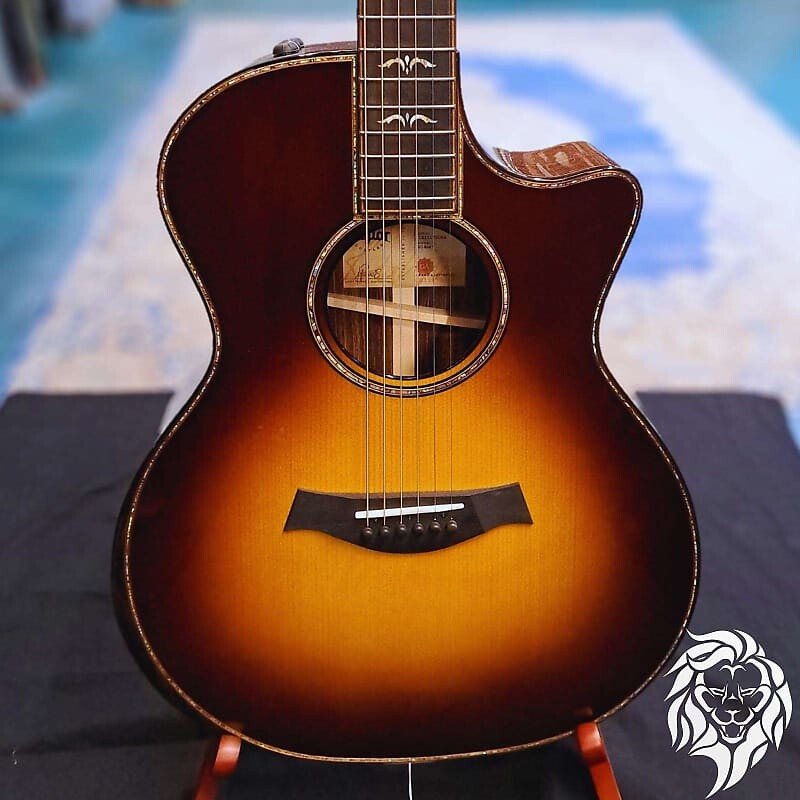 

Акустическая гитара Taylor 914ce Sunburst Rosewood Back and Sides 1211172064