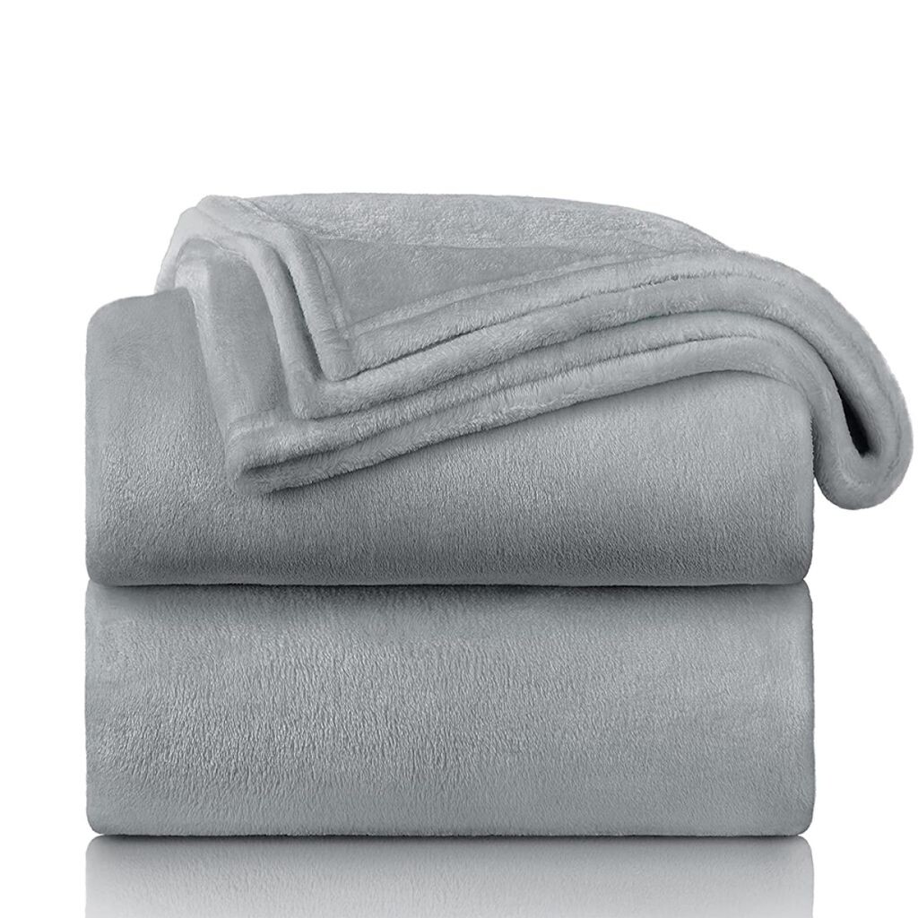 

Пушистое хлопковое двустороннее одеяло 150 x 200 см, двухцветное - местного производства, цвет - спаго / натуральный Crrynuo