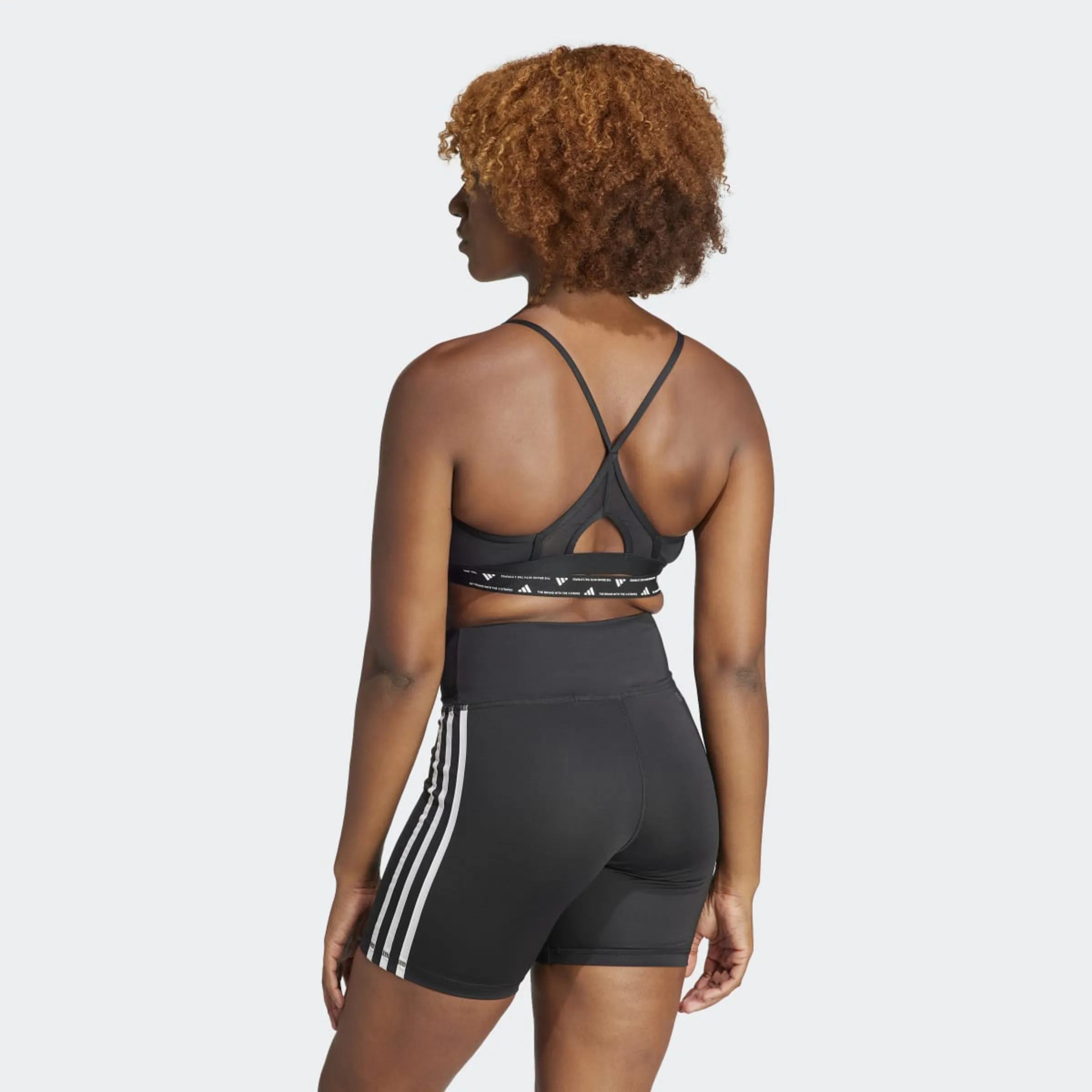 Женский топ Aeroreact Training Light-Support с тремя полосами Adidas, черный — фото 2