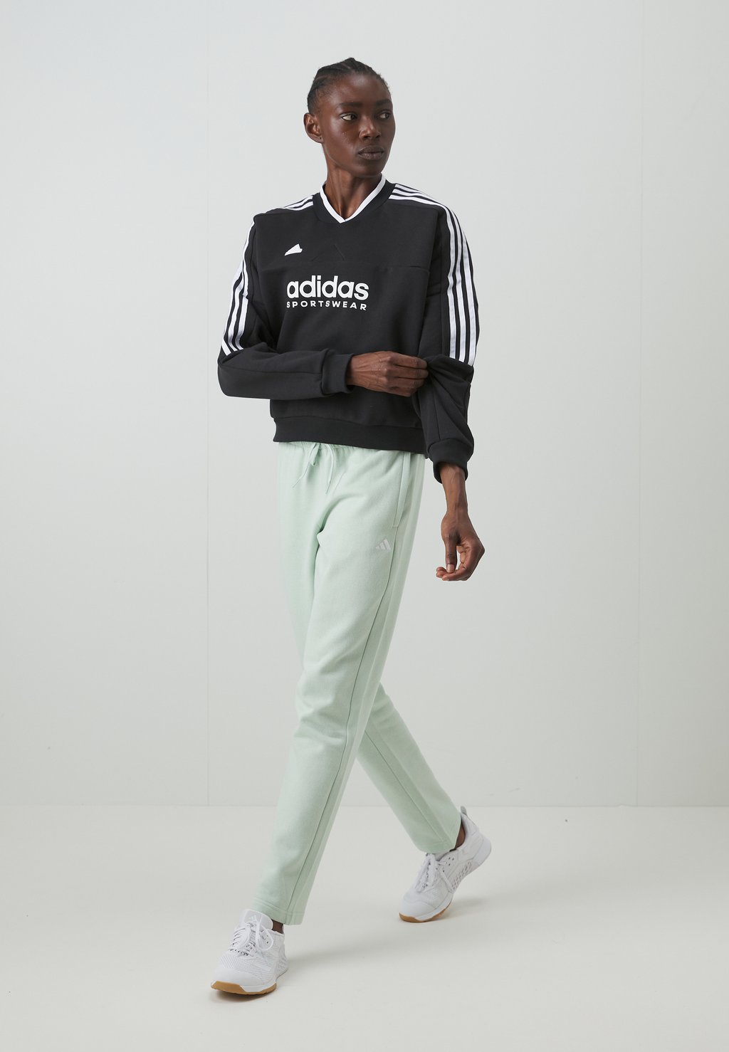 

Толстовка TIRO CUT 3 STRIPES adidas, черный