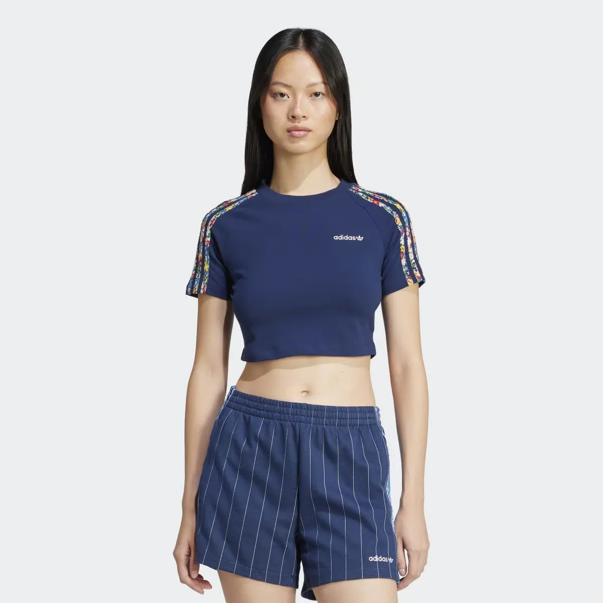 

Женские шорты x Liberty London Infill 3 полоски футболка Adidas Originals, синий