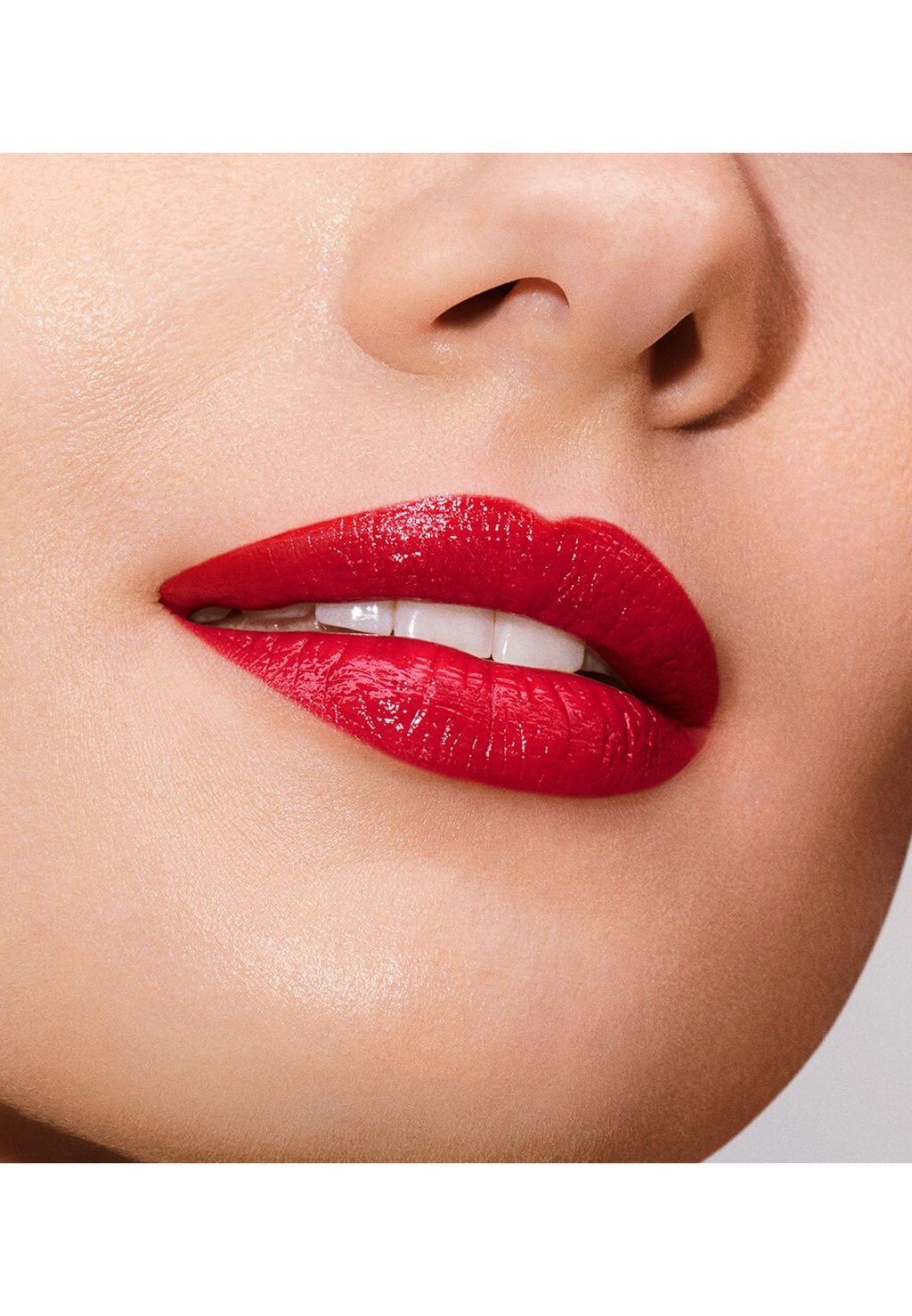 Губная помада Pure Color Explicit Slick Shine Lipstick ESTÉE LAUDER, красный — фото 2