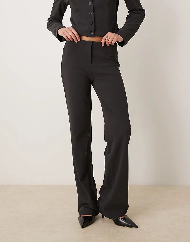 

Костюм с прямыми брюками Mango Klumi цвета древесного угля