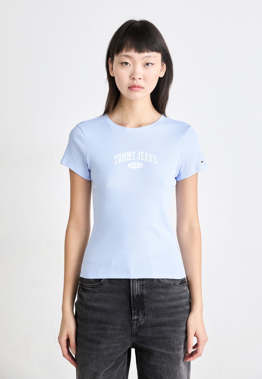 

Футболка с принтом SLIM VARSITY TEE Tommy Jeans, светло-голубой