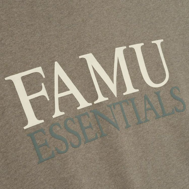 Футболка Fear of God Essentials Famu 90s Tee, серый — фото 3