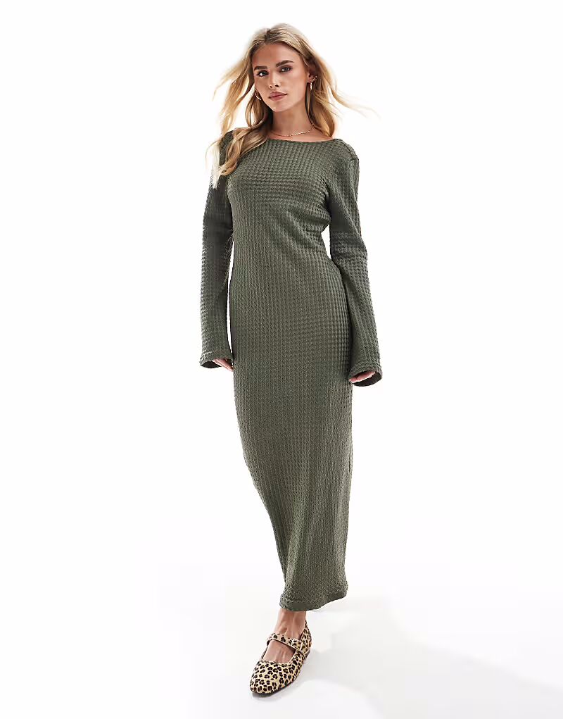 

Платье макси Vero Moda Petite с длинными рукавами и текстурой в цвете шалфея