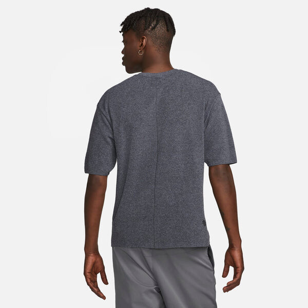 Футболка Tech Pack, футболка из трикотажного полотна Nike, серый — фото 2