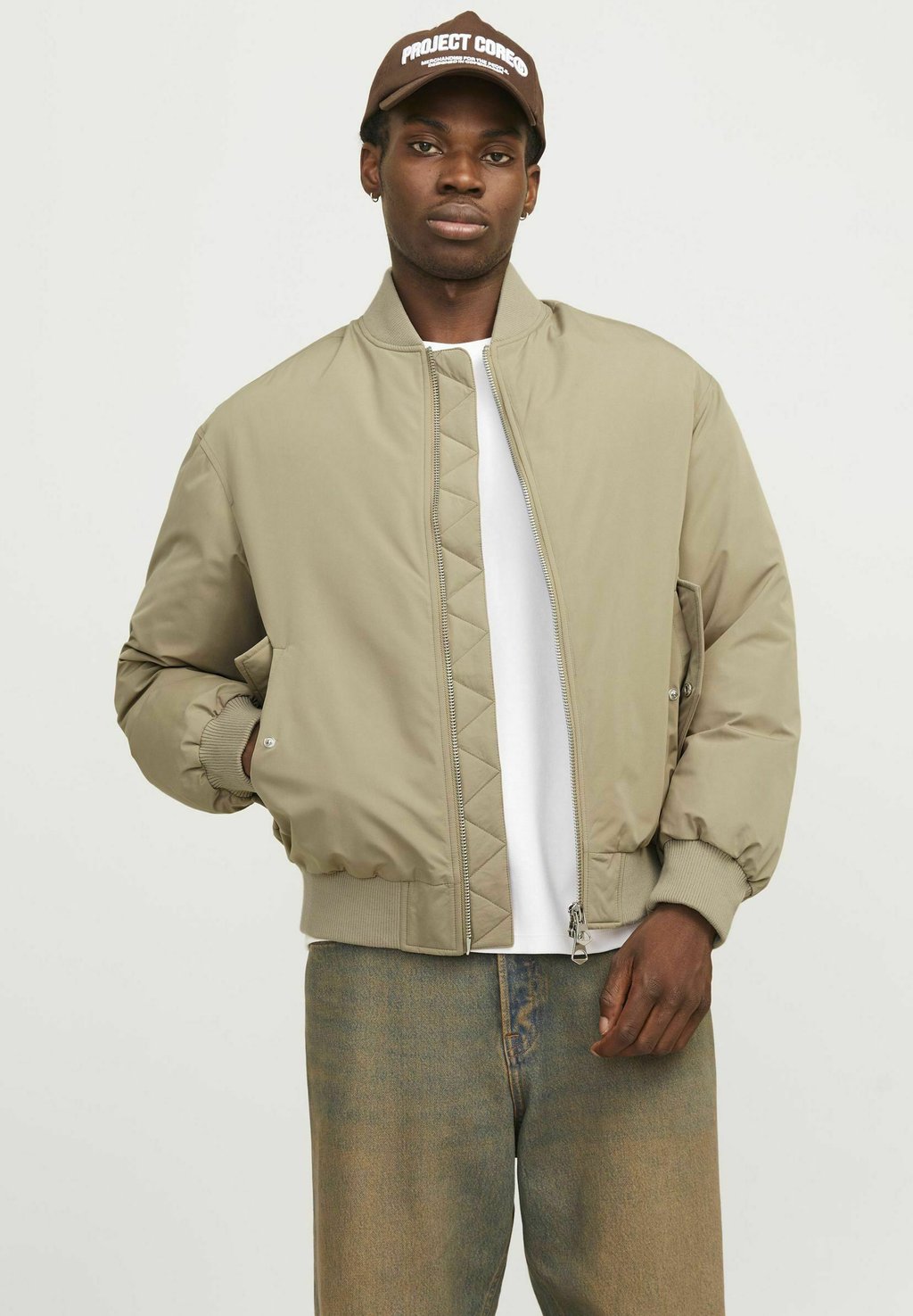 

Куртка-бомбер JCOKINETIC SOFT UTILITY Jack & Jones, оливковый
