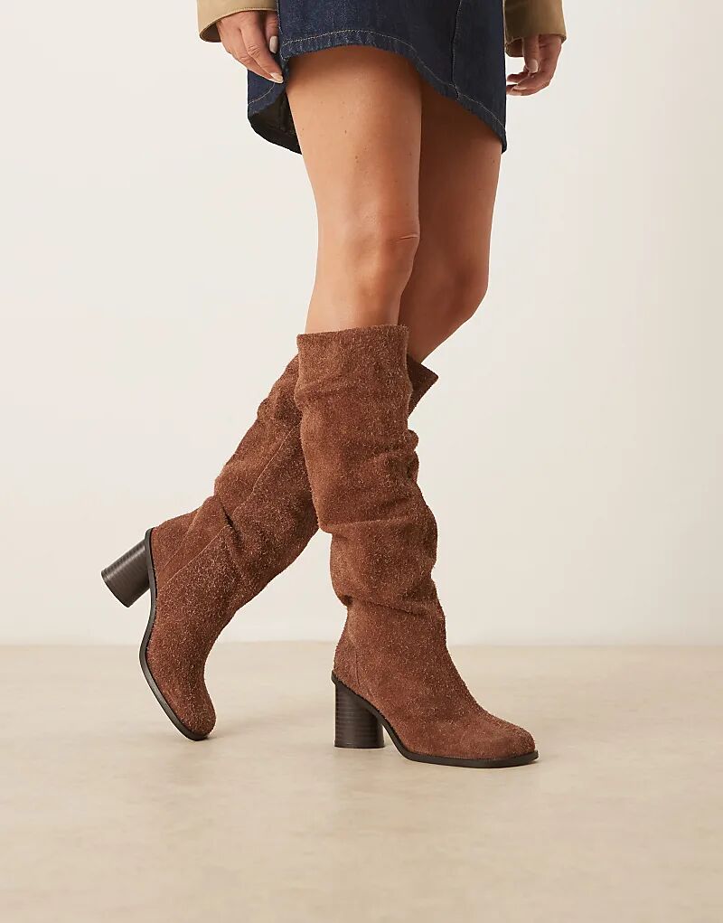 Сапоги Carolina из кожи ASOS DESIGN с широким каблуком и замшей коричневого цвета с ворсом