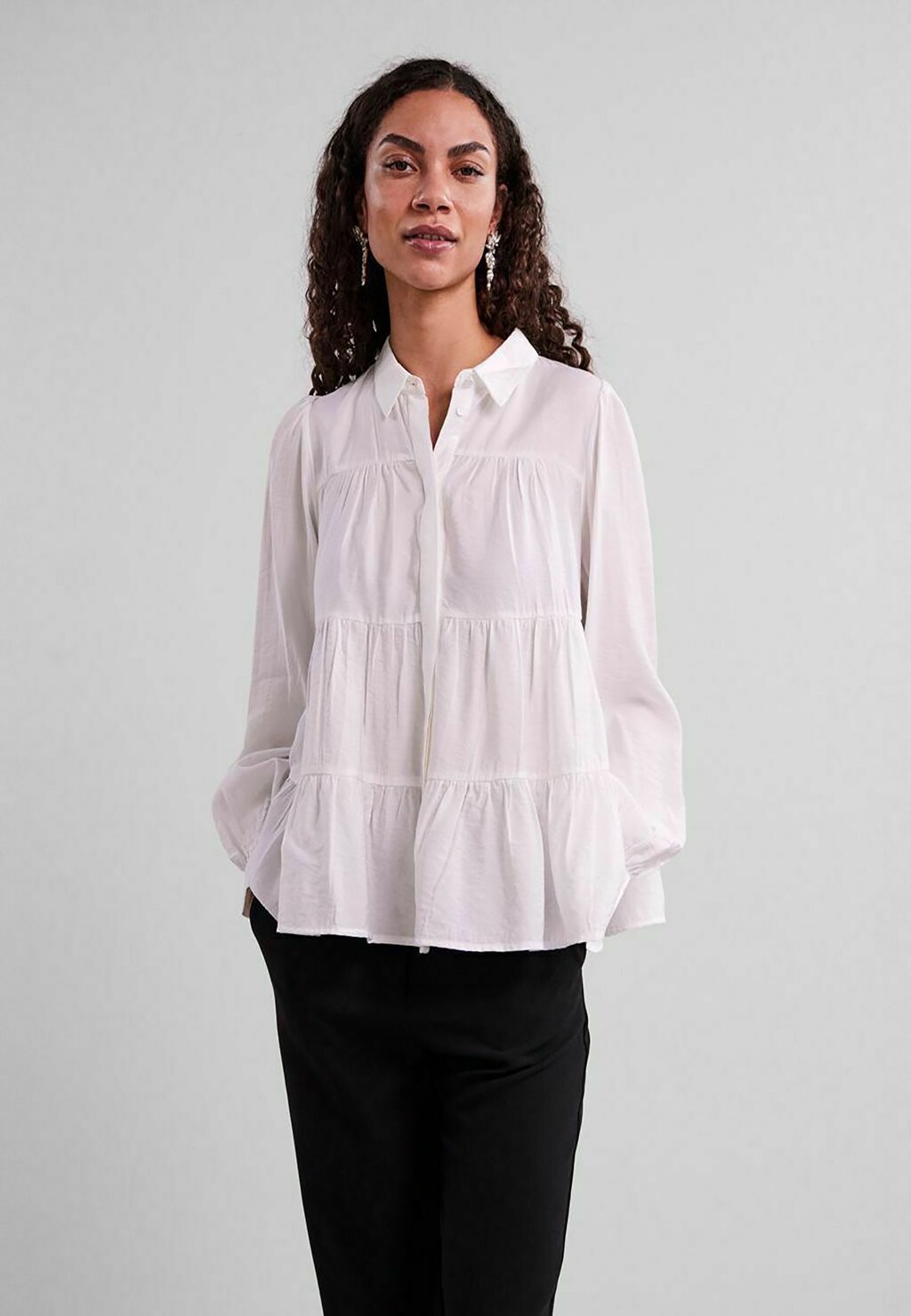 

Блузка на пуговицах Yaspala Shirt YAS, звездно-белая