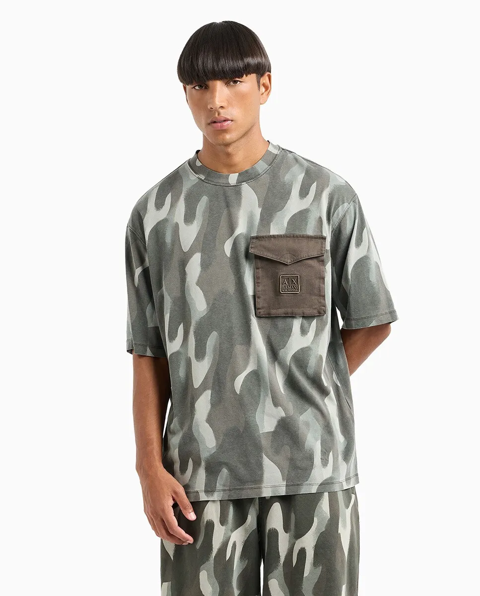 

Камуфляжная мужская футболка с карманом Armani Exchange, цвет Verde Militar