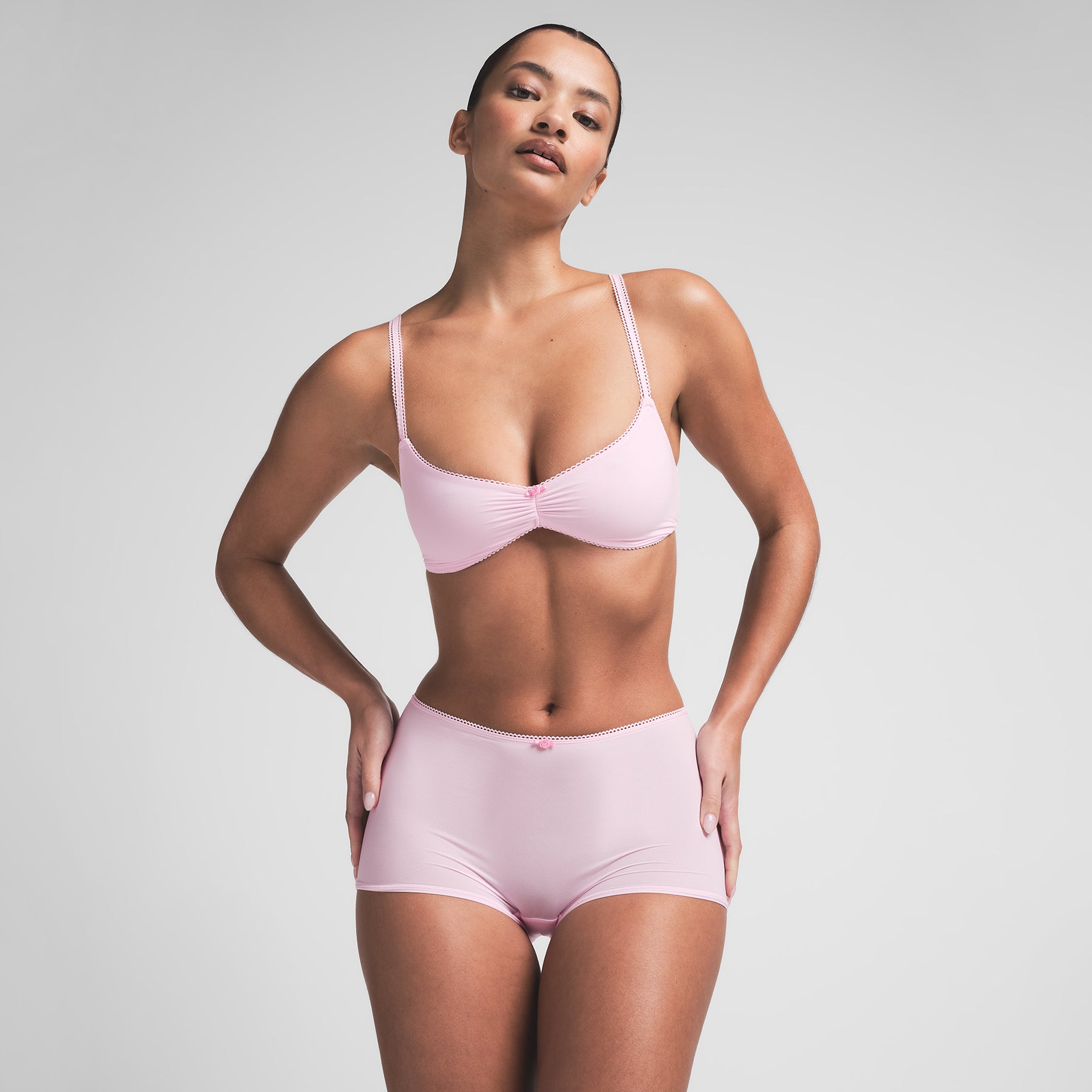 

Трусы Boyshort SKIMS, цвет cherry blossom tonal