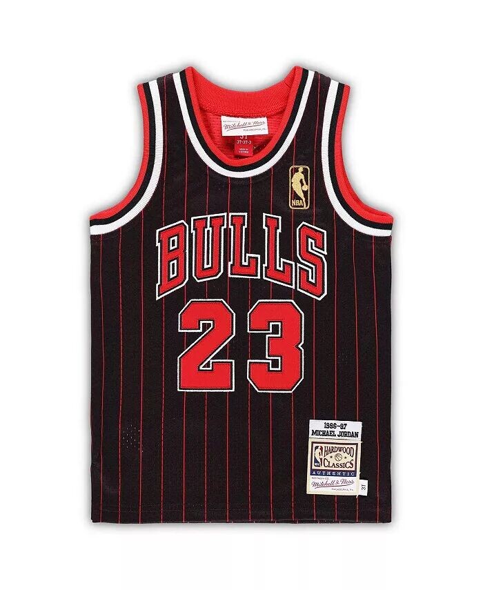Аутентичный джерси из лиственных пород черного цвета Chicago Bulls 1996/97 с Майклом Джорданом для мальчиков и девочек для малышей Mitchell & Ness, черный — фото 3