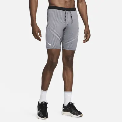 

Шорты Nike AeroSwift, цвет Black/Iron Grey/White/Summit White