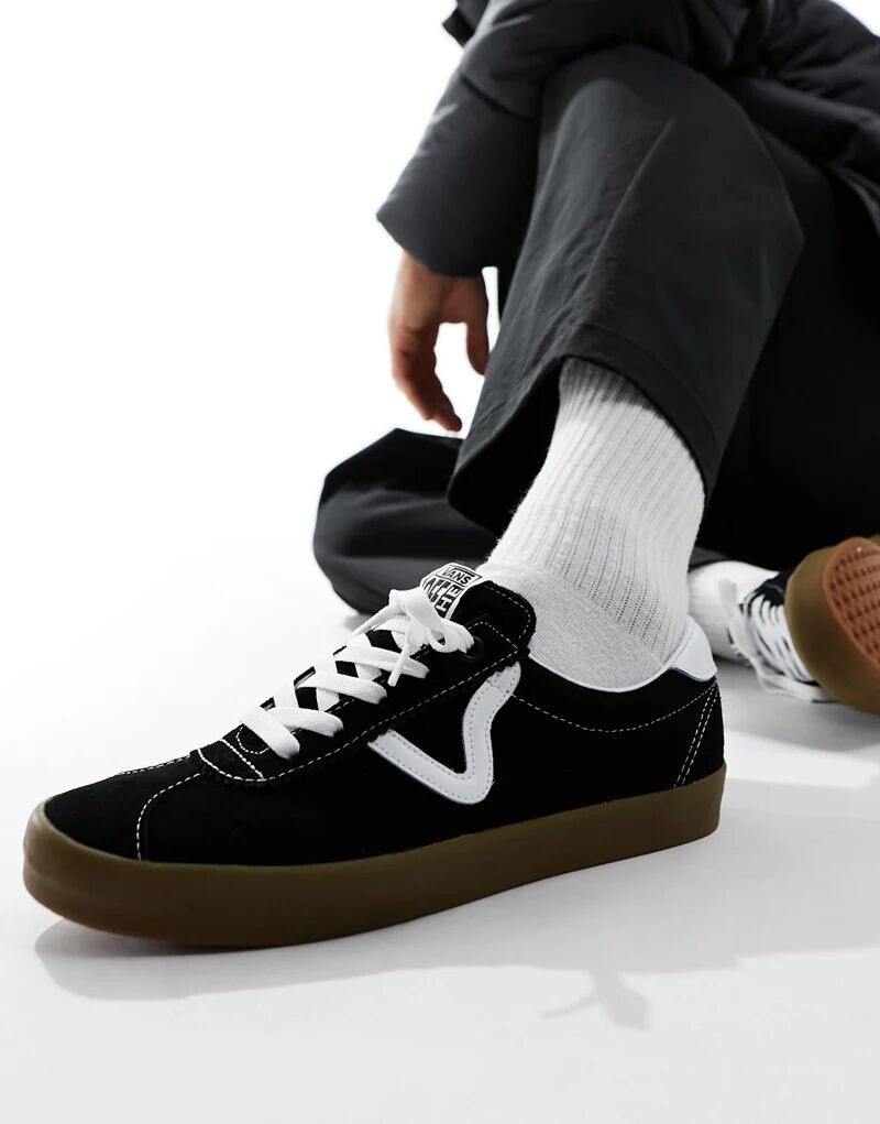 

Черные низкие кеды на резиновой подошве Vans Sport