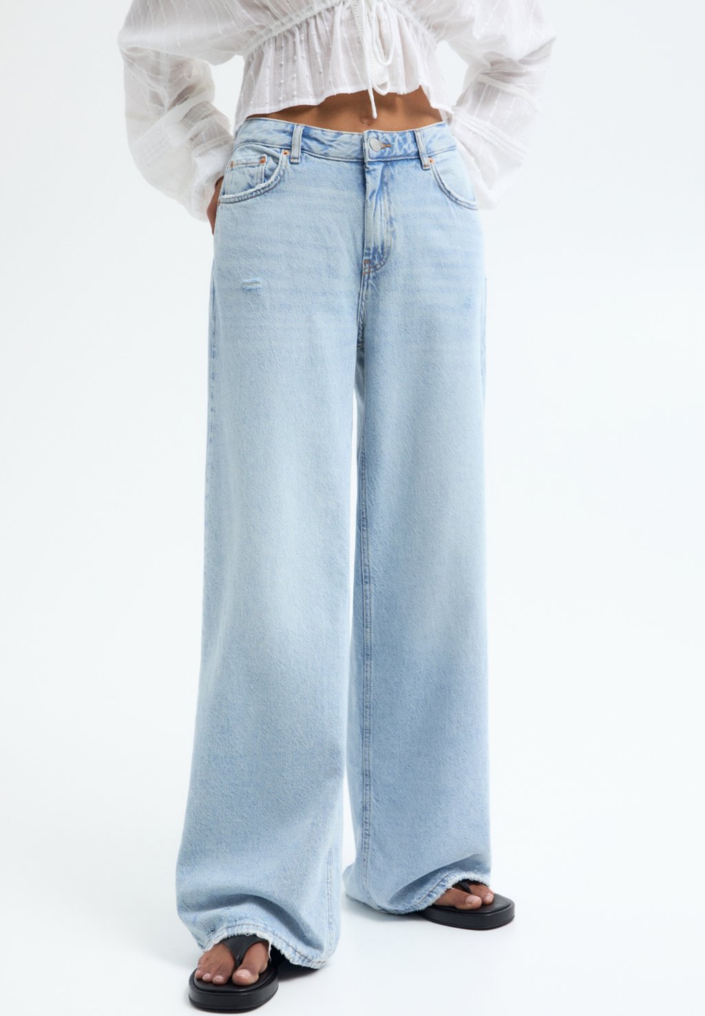 

Расклешенные джинсы OVERSIZE PULL&BEAR, цвет Light Blue Denim