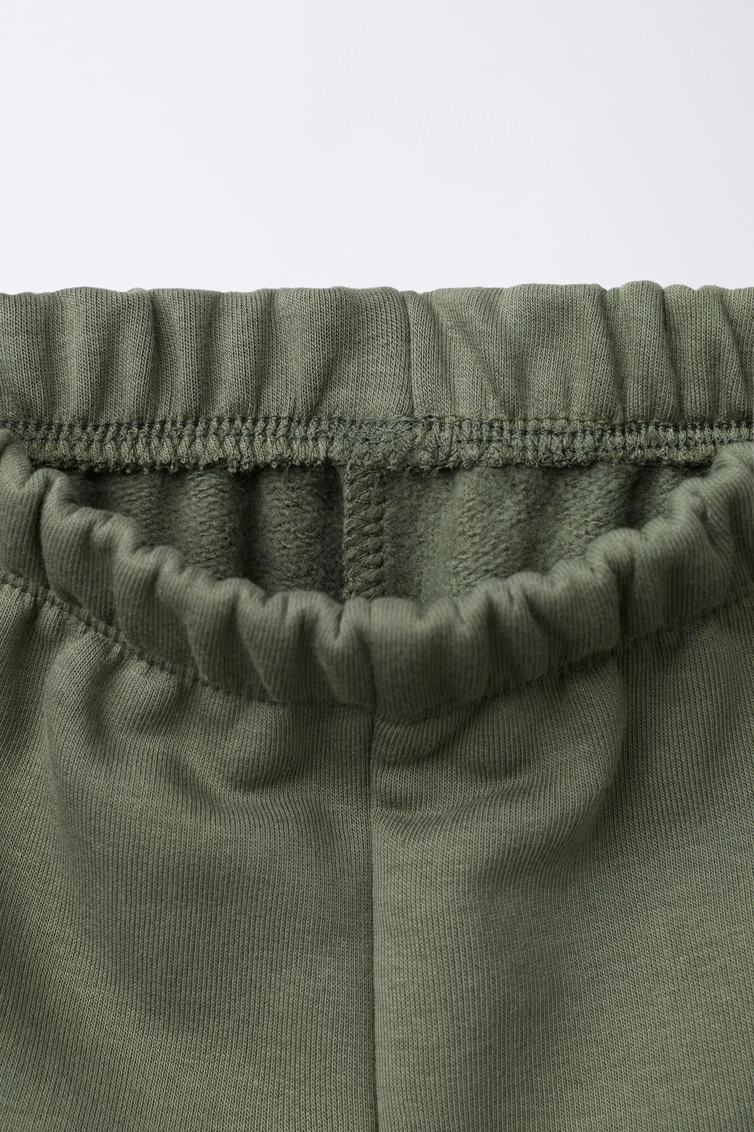 Комплект из спортивной толстовки и спортивных брюк от basic label Zara, зеленый — фото 4