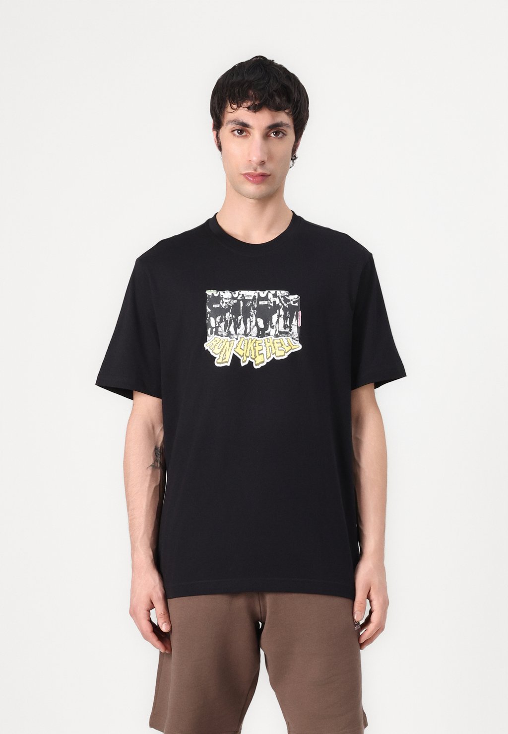 

Футболка с принтом CROWD Adidas Originals, черный