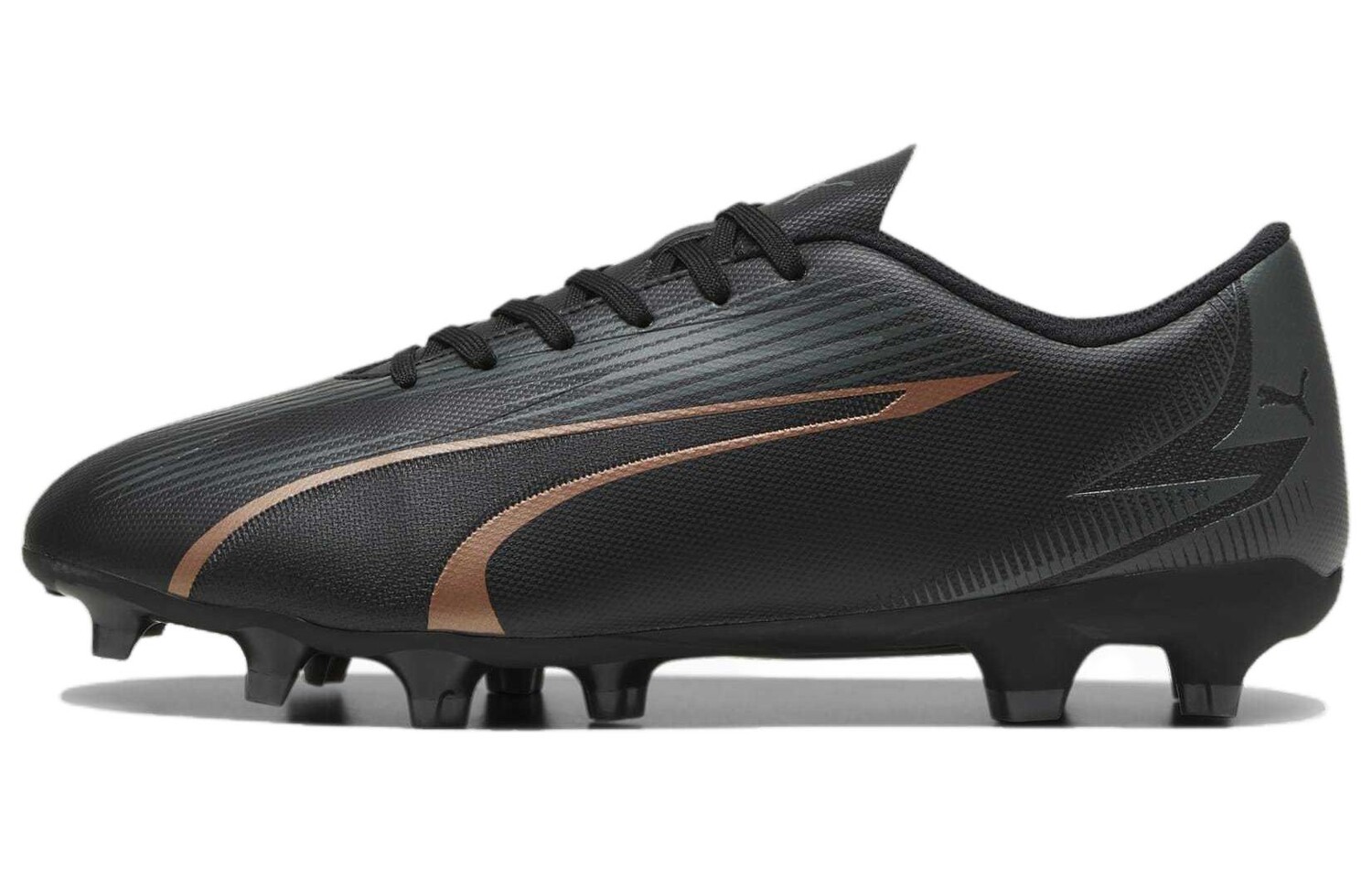 

Футбольные бутсы Ultra Play мужские низкие черные Puma