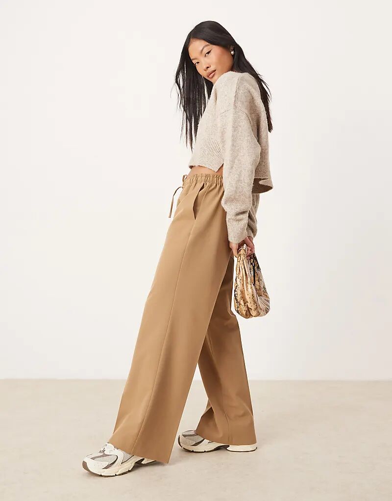 

Маленькие облегающие брюки песочного цвета ASOS DESIGN