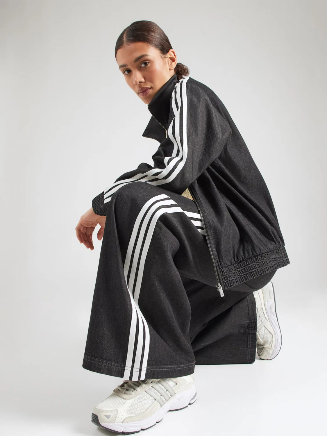 Куртка Adidas Originals Between-Season Jacket FB темно-синего цвета — фото 4