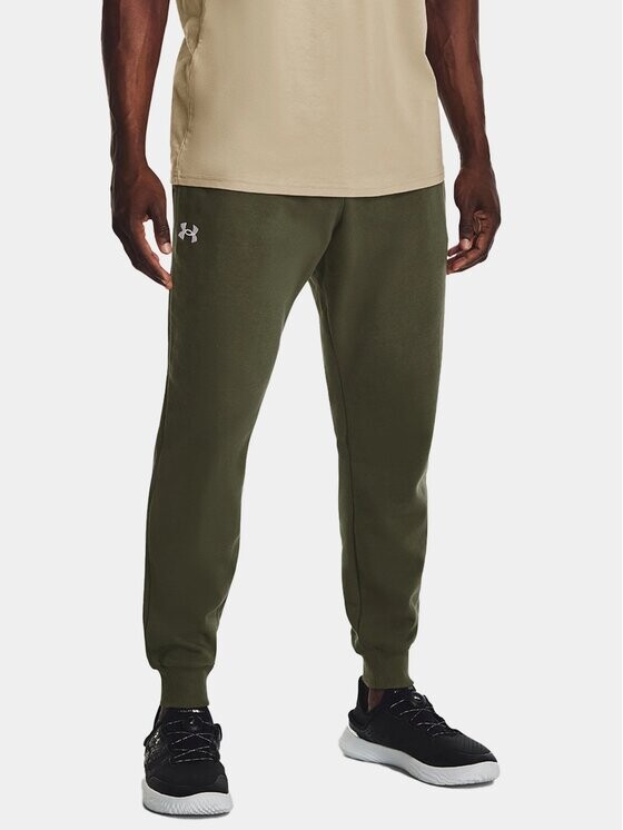 

Спортивные брюки regular fit Under Armour, зеленый