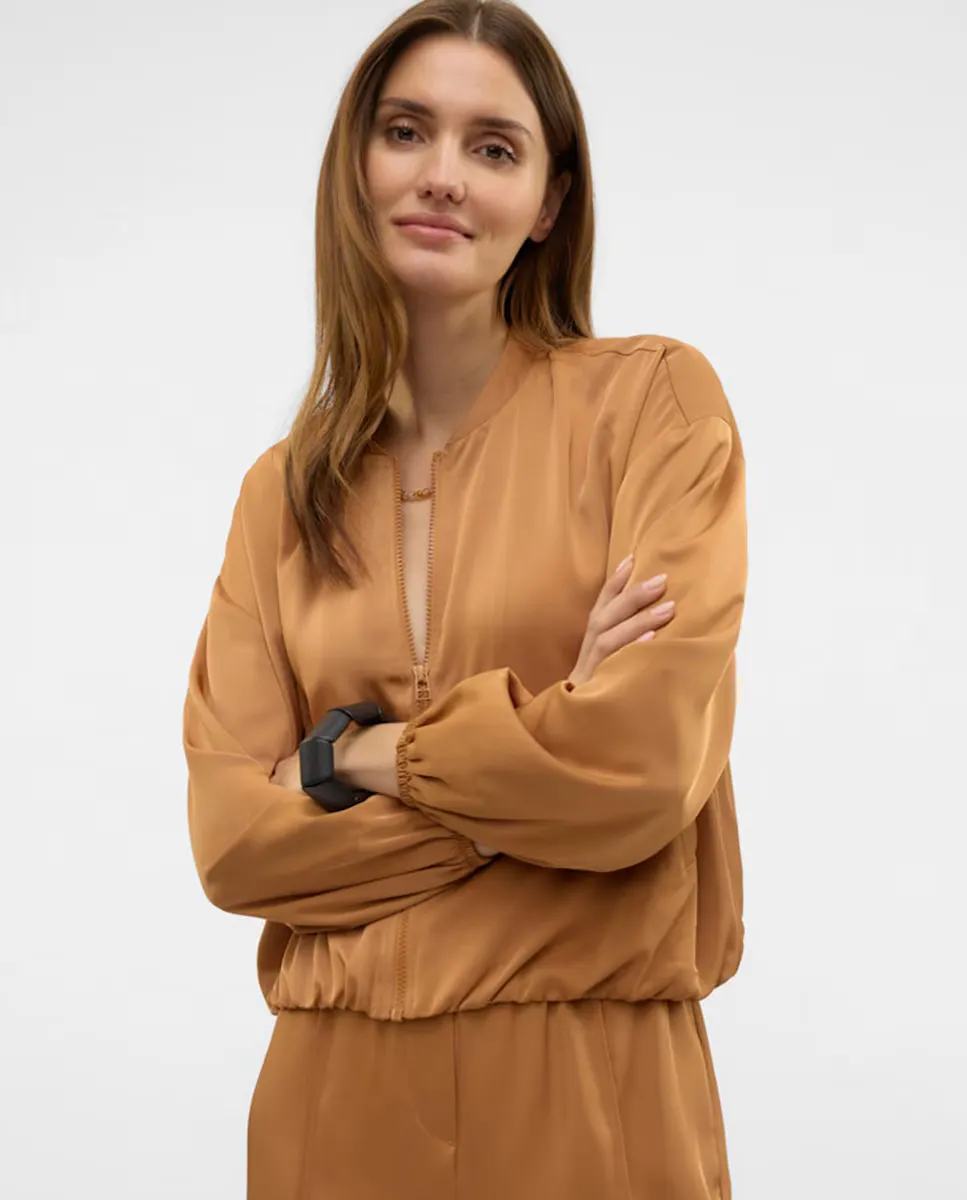 

Женская куртка-бомбер с карманами Vero Moda, цвет Maquillaje