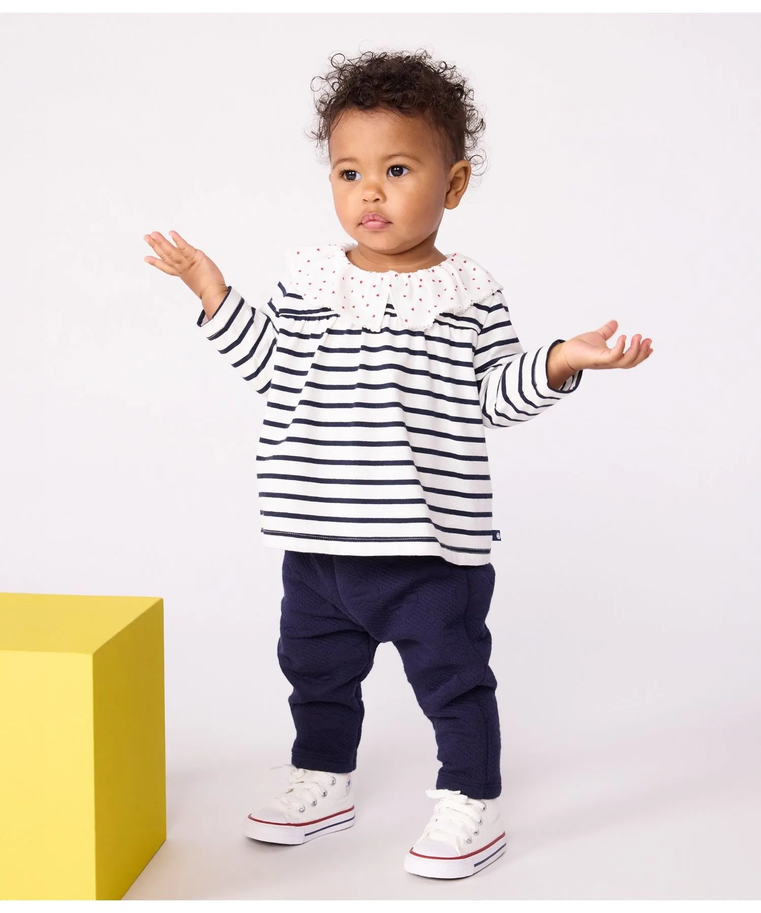 Детская блуза с длинным рукавом в стиле мариньер с фрилом PETIT BATEAU бело-синяя