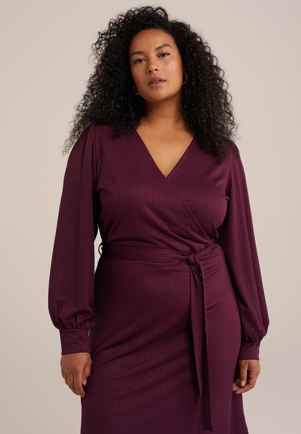 

Повседневное платье CURVE WE Fashion, темно-фиолетовый