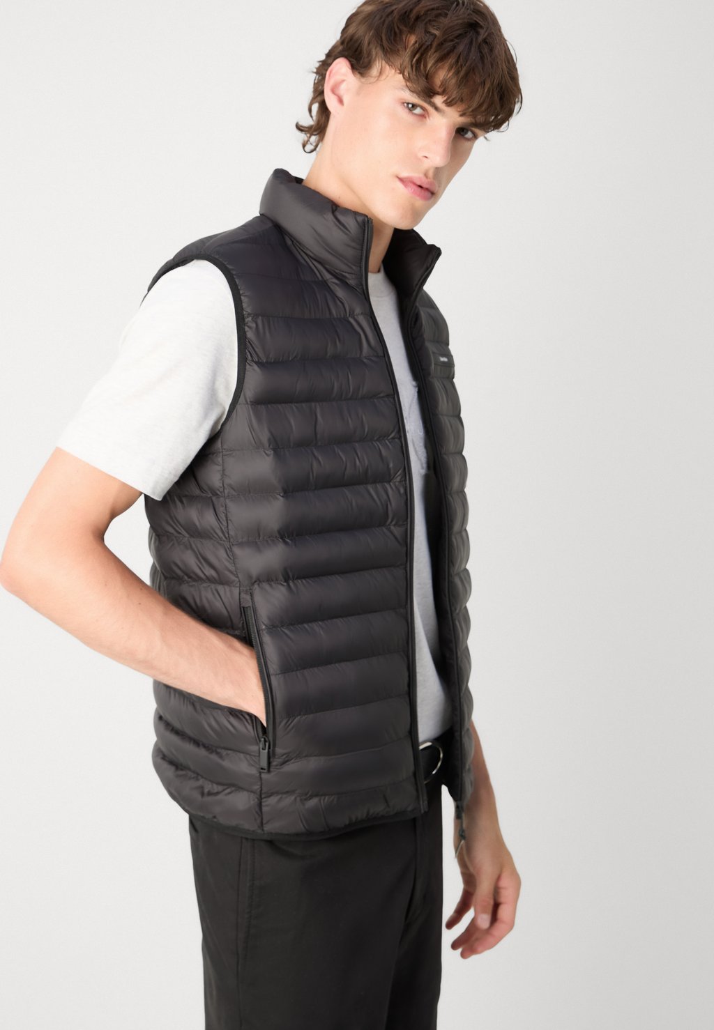 

Жилет VEST Calvin Klein, черный