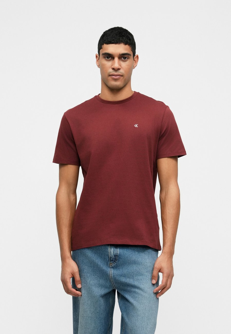 

Футболка Calvin Klein Jeans CLASSIC MONOGRAM TEE, Dark Red, Красный, Футболка Calvin Klein Jeans CLASSIC MONOGRAM TEE, Dark Red