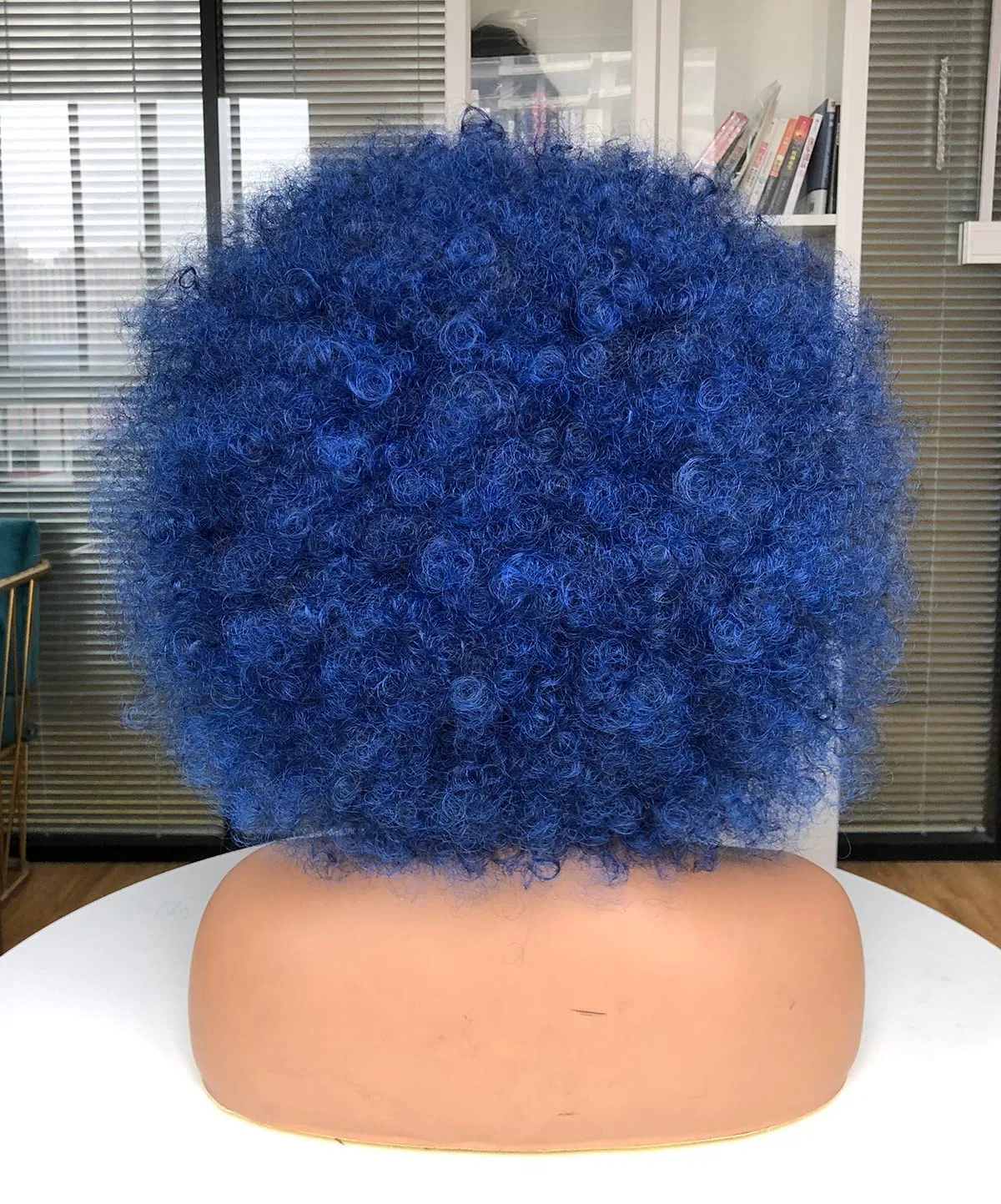 Женский парик афро 70-х годов, кудрявый, омбре синий Cocrowns, Ombre Blue — фото 4